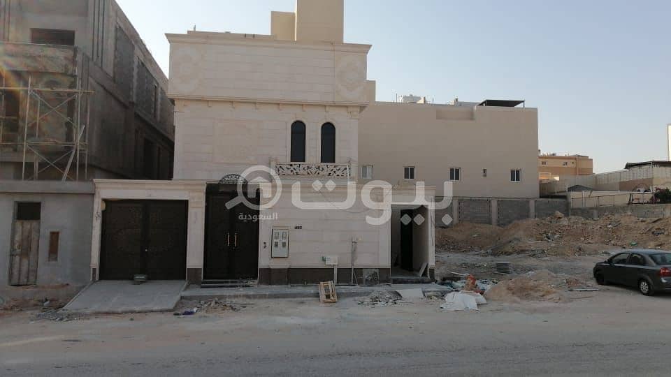 للبيع فيلا درج صالة وشقة مودرن في القيروان، شمال الرياض