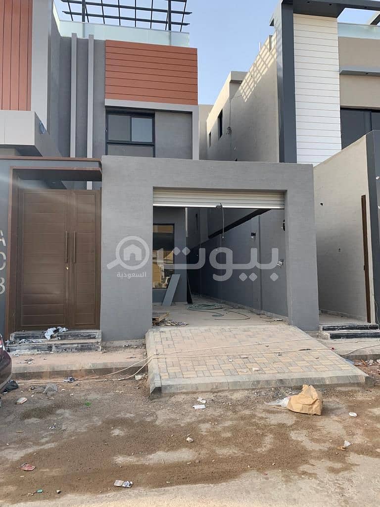 Internal staircase villa with 2 apartments for sale in Al Munsiyah district, east of Riyadh