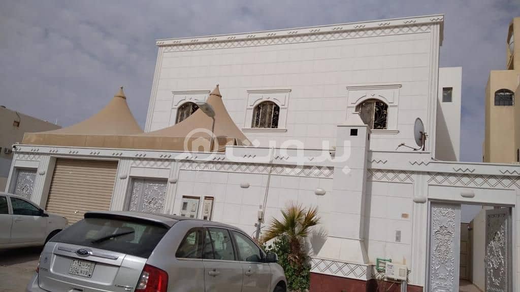 Villa for sale in Dhahrat Laban district, west of Riyadh