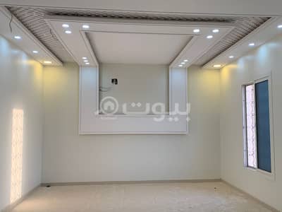 3 Bedroom Villa for Sale in Riyadh, Riyadh Region - Villa staircase hall with two apartments for sale in Al-Awali, west of Riyadh