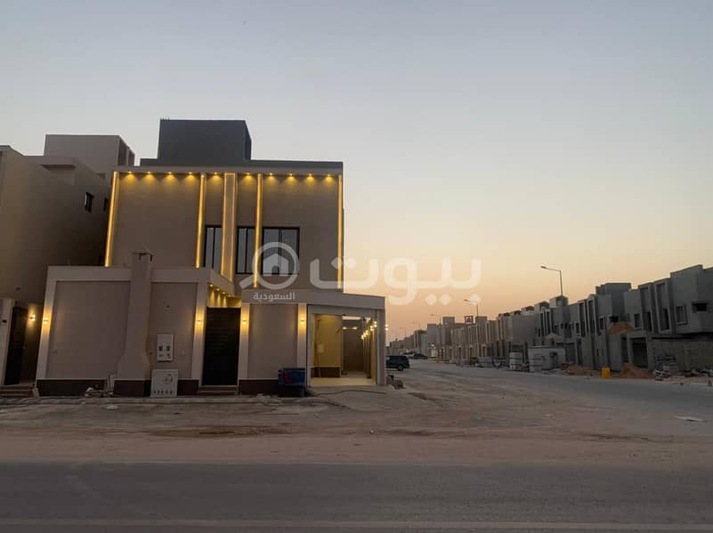 للبيع فيلا درج صالة وشقة في حي عكاظ ، جنوب الرياض