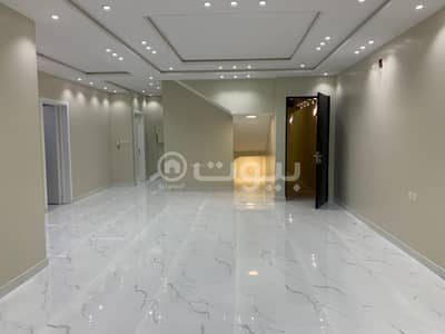 Villa for Sale in Riyadh, Riyadh Region - Villa with an apartment for sale in Al Munsiyah District, East of Riyadh