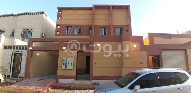 4 Bedroom Villa for Sale in Riyadh, Riyadh Region - Luxury villa with two floors and two apartments for sale in Al Dar Al Baida, South Riyadh