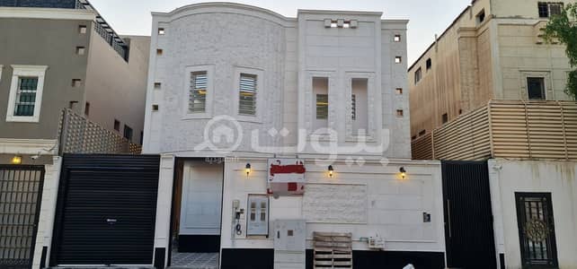 فیلا 3 غرف نوم للبيع في الرياض، منطقة الرياض - فيلا دور وشقتين وملحق بالسطح للبيع في العزيزية، جنوب الرياض