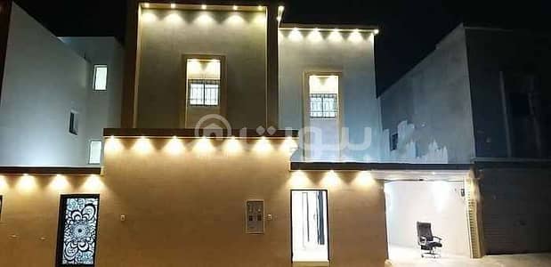 دور 5 غرف نوم للبيع في الرياض، منطقة الرياض - أدوار بصك للبيع في شارع الشقيق حي طيبة جنوب الرياض