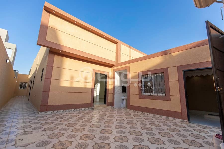 Villa Floor With The Possibility Of Establishing 3 Apartments For Sale In Al Dar Al Baida, South Riyadh