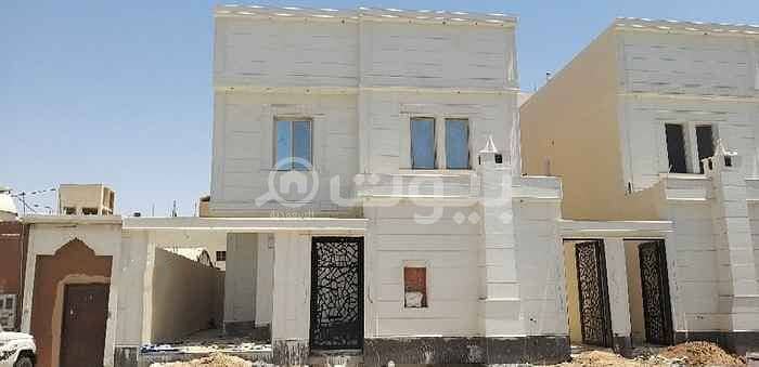 Luxury villa with an apartment for sale in Al Dar Al Baida, South of Riyadh