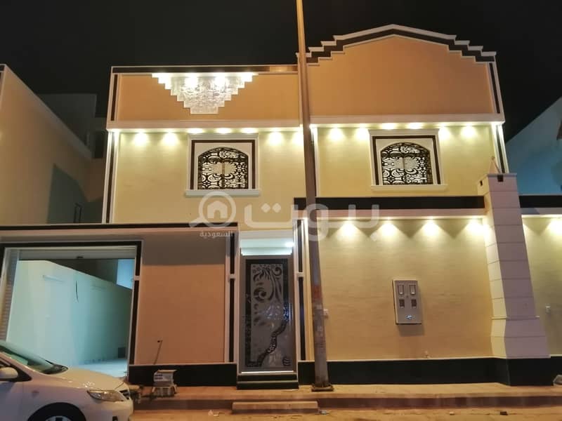 Villa Floors for sale with a deed in Al Dar Al Baida, south Riyadh | 375 sqm