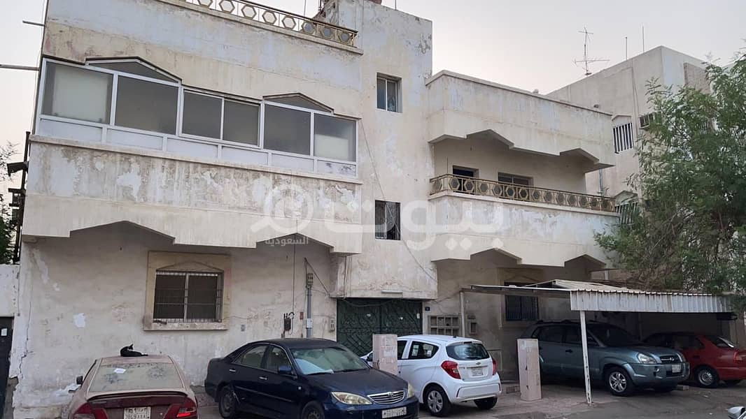 old but clean building for sale in Al Aziziyah District, North of Jeddah