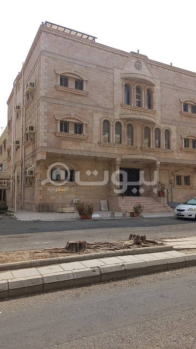 عمارة سكنية  للبيع في جدة، المنطقة الغربية - عمارة سكنية من 3 ادوار للبيع في حي الصفا، شمال جدة