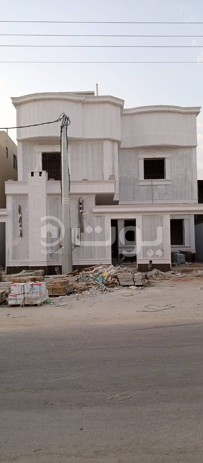 Villa with 3 apartments for sale in Al Bayan Neighborhood, East of Riyadh