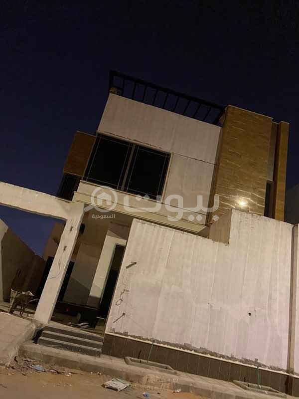 Villa with internal stairs without apartments for sale in Al Munsiyah district, east of Riyadh