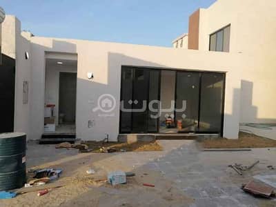 5 Bedroom Villa for Sale in Al Khobar, Eastern Region - For sale a duplex villa with two floors and an annex in Al Tahliyah, Al Khobar