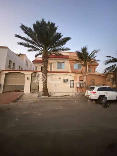 5 Bedroom Villa for Sale in Jeddah, Western Region - Contiguous duplex villa for sale in Suwaid Bin Sakhr Street, Al Muhammadiyah District, North Jeddah