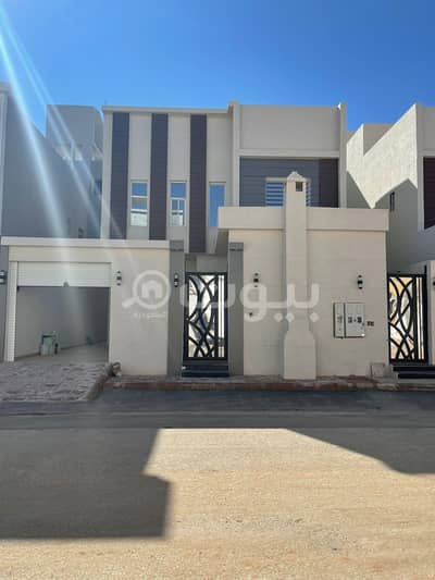 5 Bedroom Villa for Sale in Riyadh, Riyadh Region - Internal Staircase Villa And Two Apartments For Sale In Al Mousa, Tuwaiq, West Riyadh