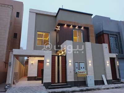 3 Bedroom Villa for Sale in Riyadh, Riyadh Region - Internal Staircase Villa And Two Apartments For Sale In Qurtubah, East Riyadh
