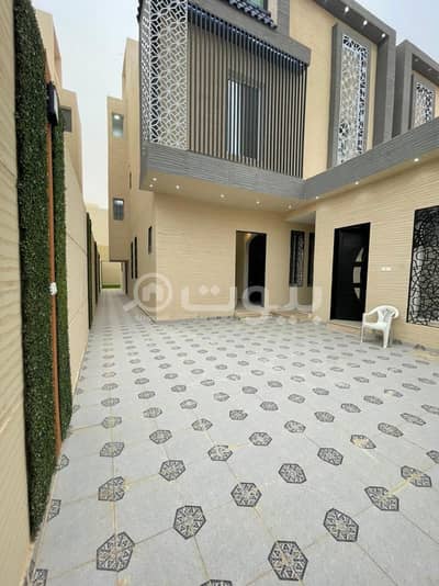 4 Bedroom Villa for Sale in Riyadh, Riyadh Region - Contiguous villa duplex villa for sale in Okaz district, south of Riyadh