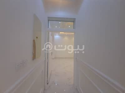 4 Bedroom Floor for Sale in Hail, Hail Region - New Floor for sale in Al Suwayfilah District, Hail
