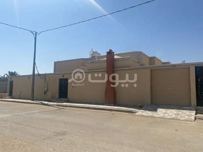3 Bedroom Villa for Sale in Huraymila, Riyadh Region - Villa floor for sale in Malham