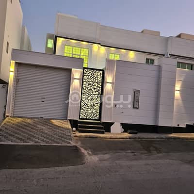 فیلا 5 غرف نوم للايجار في الرياض، منطقة الرياض - فيلا دوبلكس 3 أدوار للإيجار في العوالي، غرب الرياض