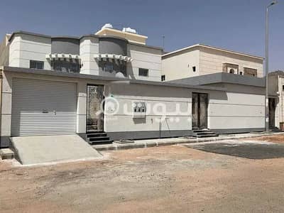 9 Bedroom Villa for Sale in Hail, Hail Region - Villa | 2 floors and apartment for sale in Al Rasf, Hail