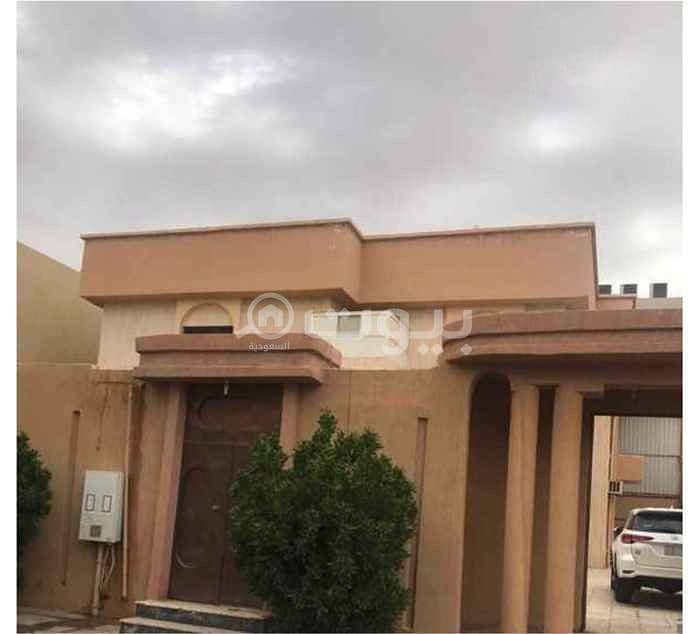 Villa for sale in Abi Yakr Al-Siddiq Street in the Al-Waha neighborhood north of Riyadh