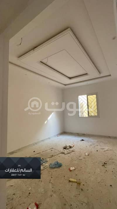 3 Bedroom Floor for Sale in Riyadh, Riyadh Region - Ground floor for sale in Dhahrat Laban district, west of Riyadh