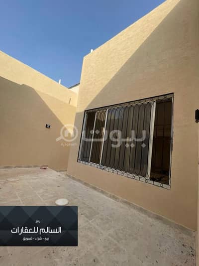 3 Bedroom Floor for Sale in Riyadh, Riyadh Region - Ground floor for sale in Dhahrat Laban district, west of Riyadh | 450 sqm