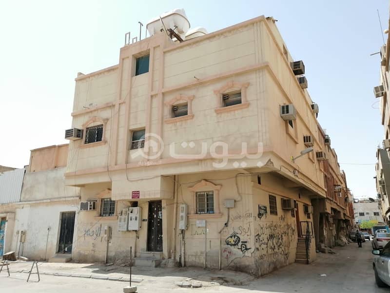 Residential building corner for sale in Al Khalidiyah, Central Riyadh
