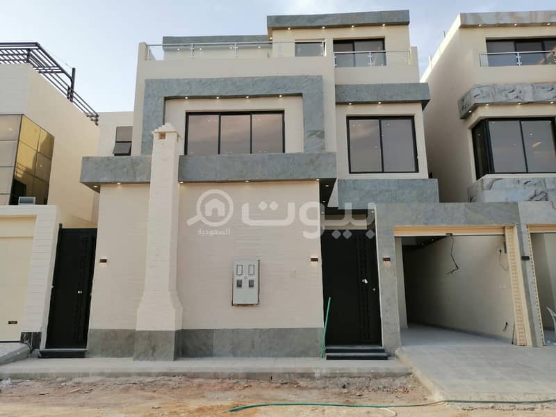 Villa with apartment for sale in Al Munsiyah District, East of Riyadh
