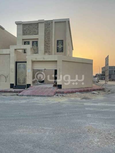 5 Bedroom Villa for Sale in Al Khobar, Eastern Region - Duplex staircase villa for sale in Al Lulu, Al Khobar