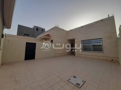 4 Bedroom Floor for Sale in Hail, Hail Region - The Floor of establishing two apartments for sale in Al khuzama Hail