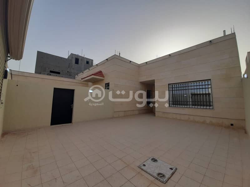 The Floor of establishing two apartments for sale in Al khuzama Hail