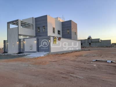 6 Bedroom Villa for Sale in Hail, Hail Region - Duplex villa and land for sale in King Fahd Suburb, Hail