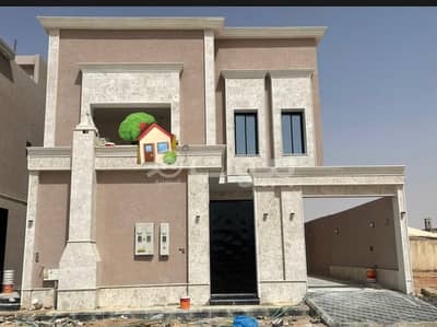 5 Bedroom Villa for Sale in Riyadh, Riyadh Region - Villa with 2 apartments for sale in Al Maizilah District, East of Riyadh