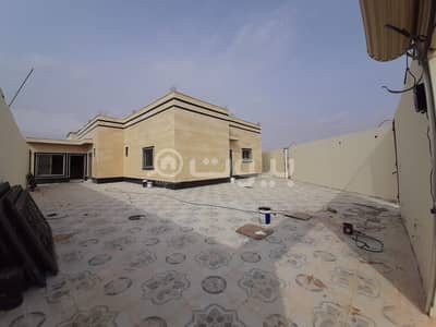 4 Bedroom Floor for Sale in Hail, Hail Region - floor of establishing two floors for sale in King Fahd Suburb, Hail