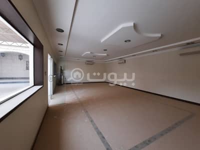 فیلا 9 غرف نوم للبيع في الرياض، منطقة الرياض - للبيع فيلا درج صالة وشقتين في حي العقيق، شمال الرياض