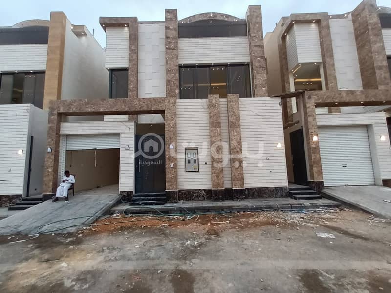 Villa stairs hall and apartment for sale in Al Munsiyah district, east of Riyadh