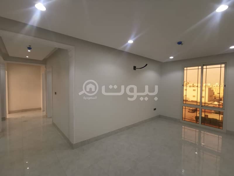 Apartment with roof for sale in Al Munsiyah, East Riyadh