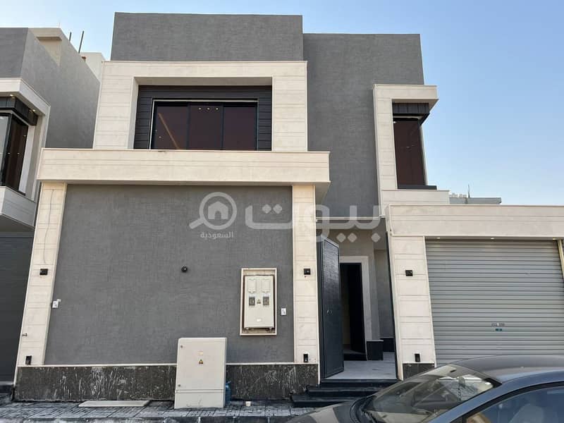 فيلا درج صاله وشقة للبيع في حي المونسية شرق الرياض