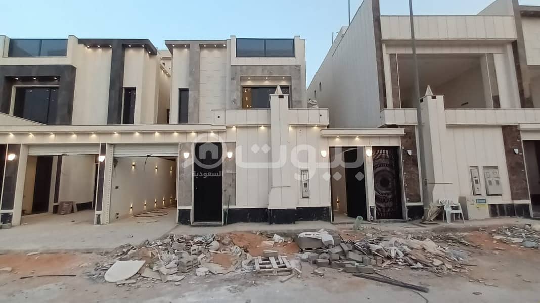 For sale a hall staircase without apartments in Al Munsiyah, East Riyadh