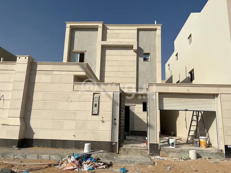 Duplex villa with internal stairs for sale in Al Hazm district in Buraydah, Al Qassim