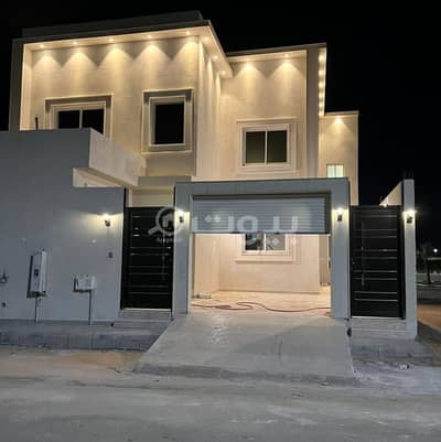 4 Bedroom Villa for Sale in Unayzah, Al Qassim Region - Two floors villa in the King Fahd district of Al-Qassim