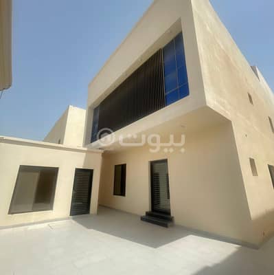 5 Bedroom Villa for Sale in Al Jubail, Eastern Region - Villa with two floors and an annex for sale in Al Lulu, Al-Khobar