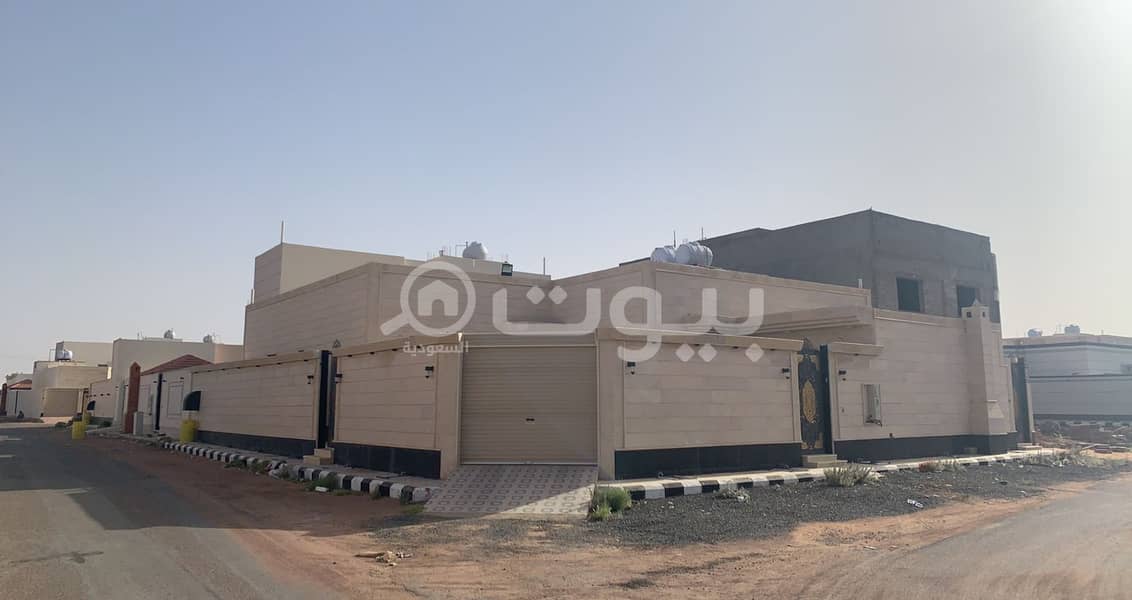 Floor With The Availability Of Establishing Two Apartments For Sale In Al Jabal, Hail