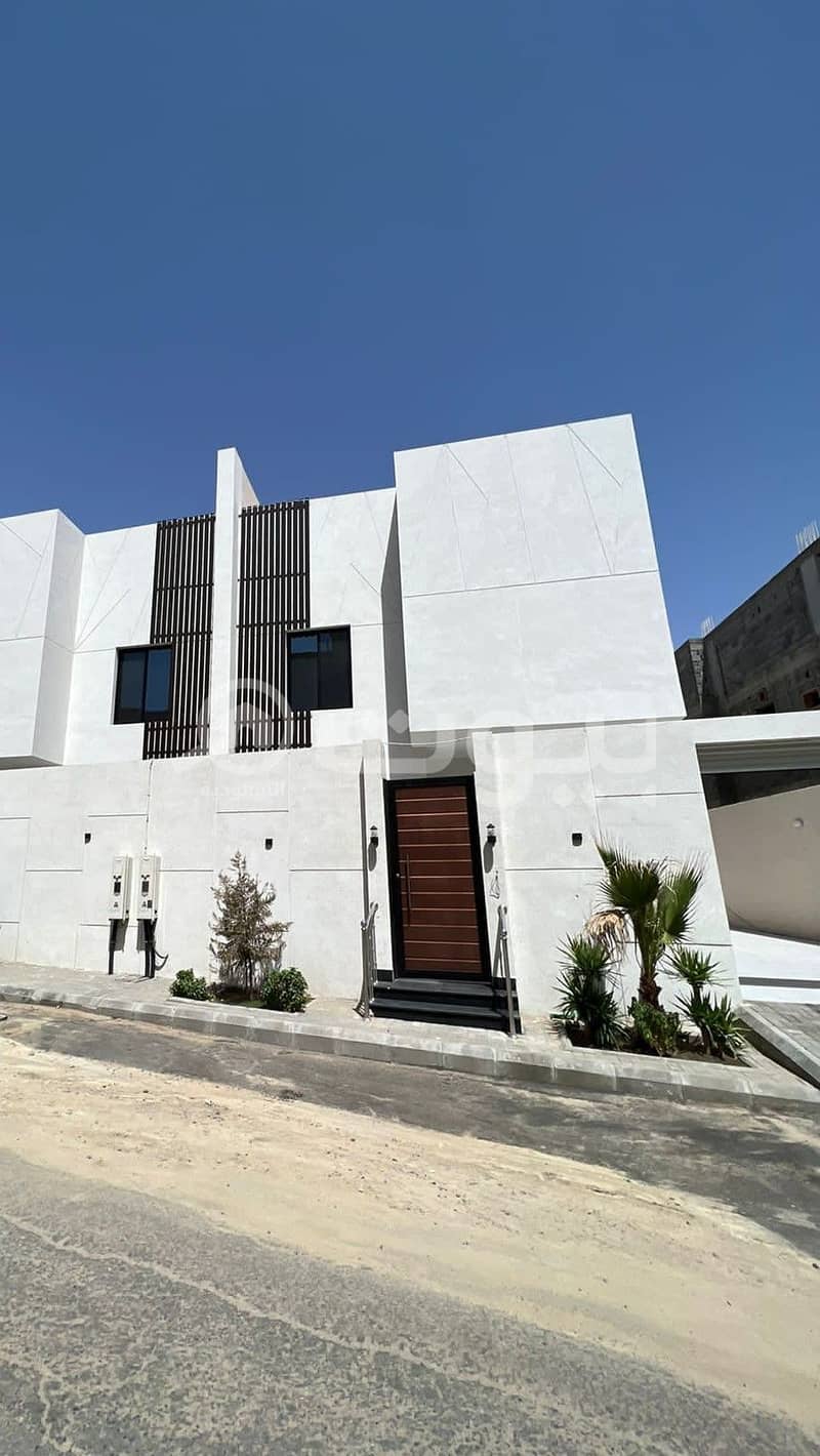 Villa with an annex for sale in Mokatat Al Halga, Taif