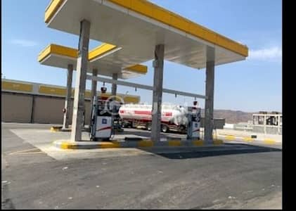 Commercial Building for Sale in Madina, Al Madinah Region - Oil Station For sale on Tabuk - Madina road