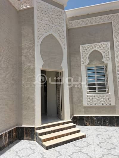 4 Bedroom Villa for Sale in Taif, Western Region - Floor for sale in Al Rehab District | Taif