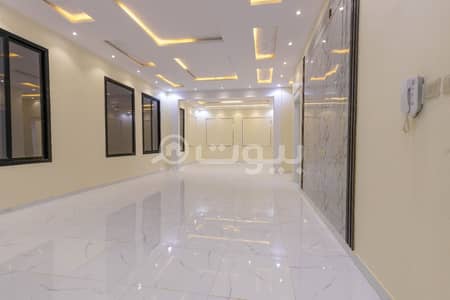 3 Bedroom Villa for Sale in Riyadh, Riyadh Region - Villa with two apartments for sale in Al-Rimal Al-Babtain neighborhood, east of Riyadh