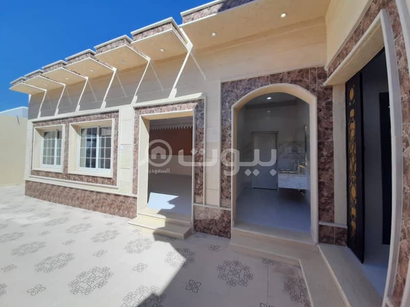 Floor With The Availability Of Establishing Two Apartments For Sale In Sharq Al Suwayfilah, Hail